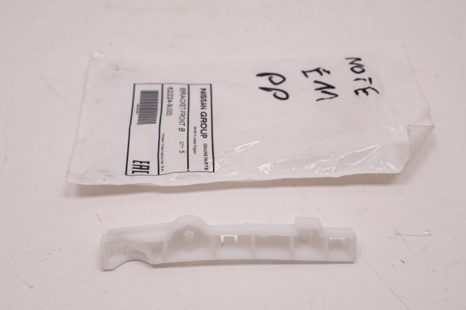 NISSAN NOTE E11 ŚLIZG ZDERZAKA PRAWY PRZÓD 62224-9U000