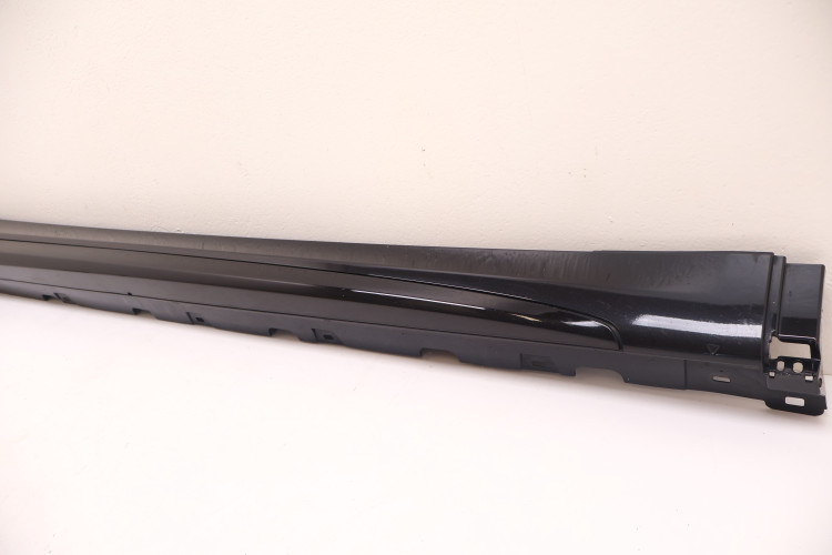 MASERATI GRECALE GT  LISTWA PROGOWA PRAWA 670167153, 670195181