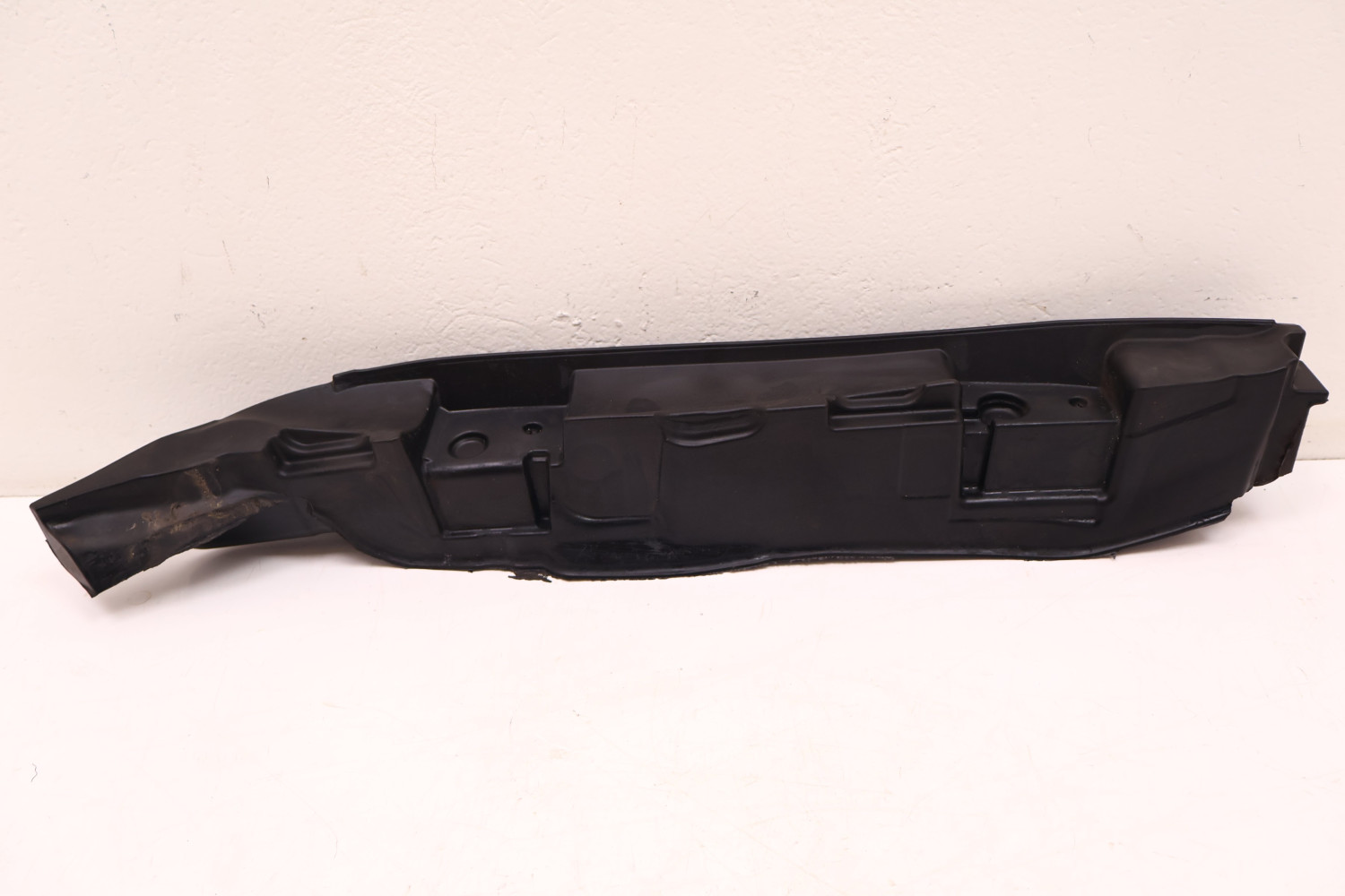 MASERATI GRECALE WYGŁUSZENIE BŁOTNIKA PRAWY PRZÓD 670157929