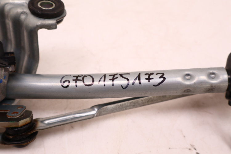 MASERATI GRECALE MECHANIZM WYCIERACZEK 670175173