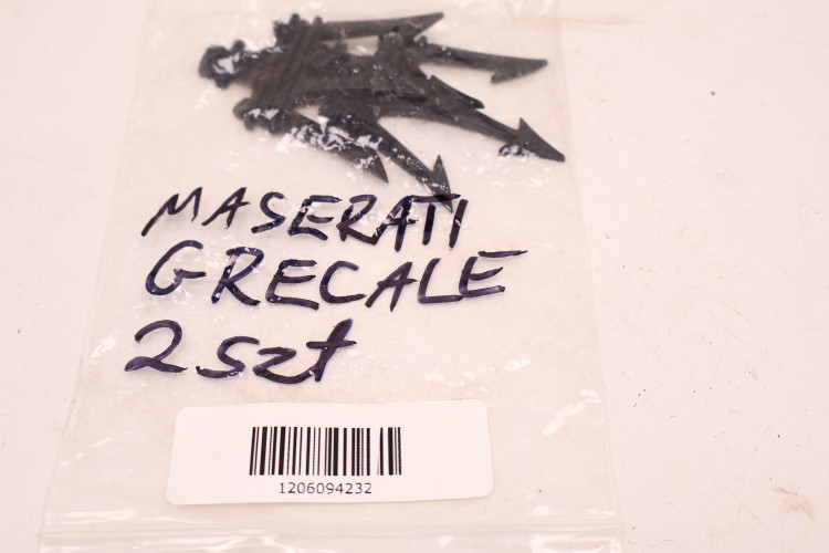 MASERATI GRECALE ZNACZEK EMBLEMAT