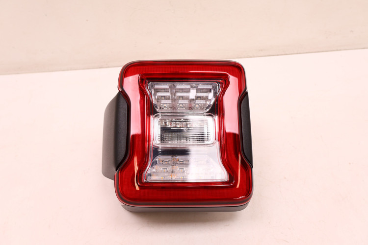 JEEP WRANGLER JL 18- LAMPA LEWA TYŁ 68376497AA