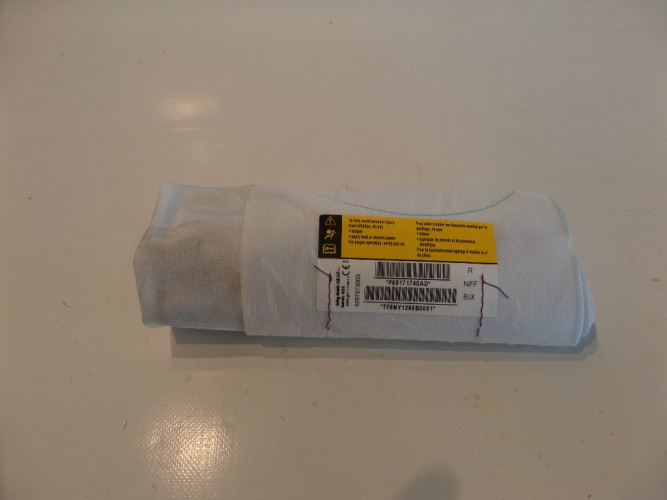 JEEP CHEROKEE KL AIRBAG FOTELA PRAWY 68171740AD