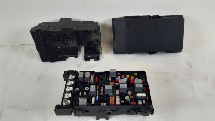 JEEP CHEROKEE KL 2.0 MTJ SKRZYNKA BEZPIECZNIKÓW 68193002AF