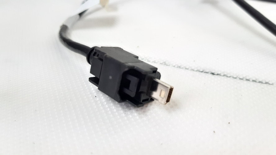 JEEP CHEROKEE KL GNIAZDO USB 68145140AC