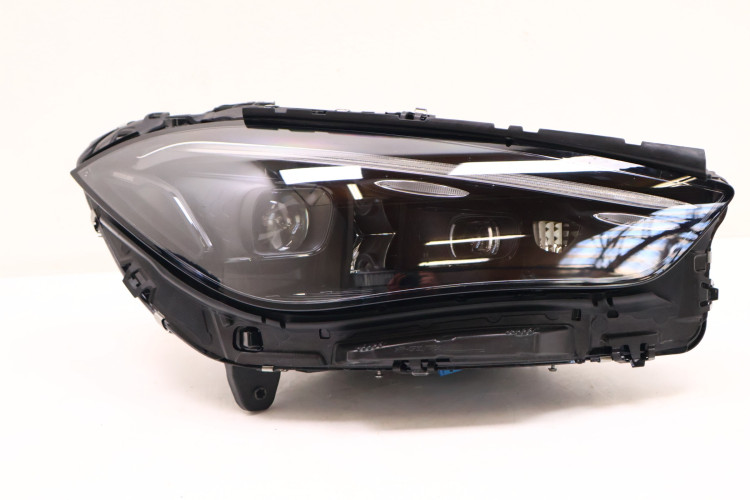 MERCEDES-BENZ CLE A236 LAMPA PRAWA PRZÓD A2369060201