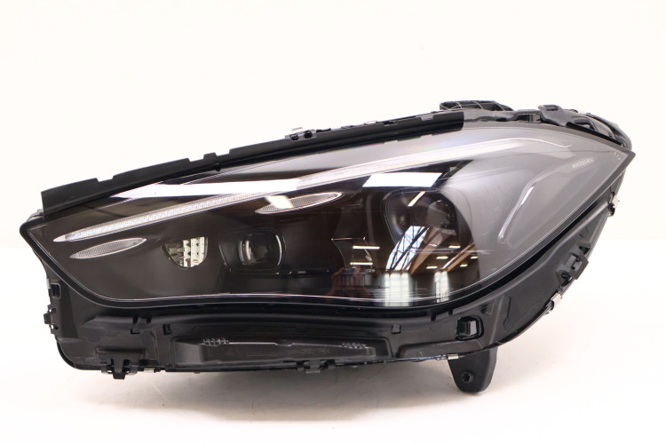 MERCEDES-BENZ CLE A236 LAMPA LEWA PRZÓD A2369060101