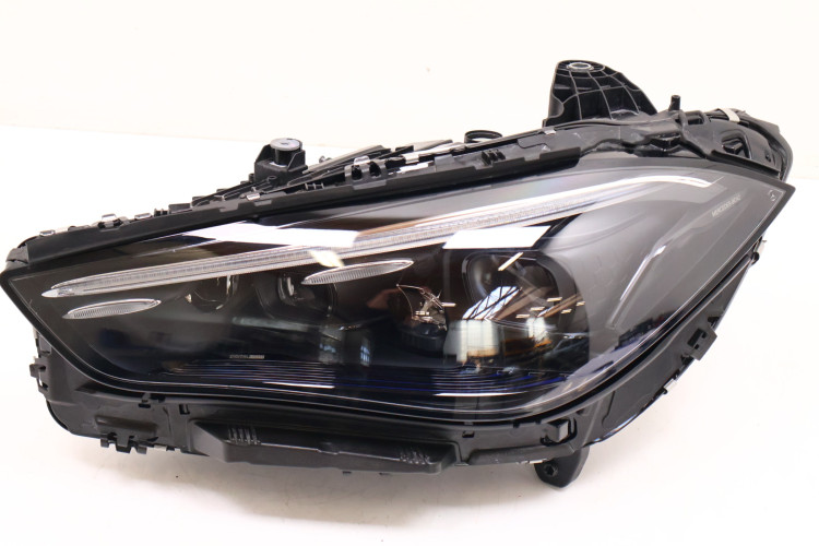 MERCEDES-BENZ CLE A236 LAMPA LEWA PRZÓD A2369060101