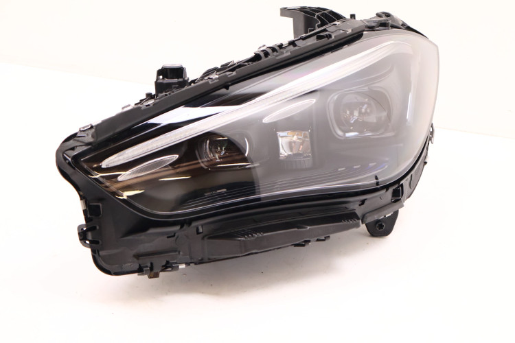 MERCEDES-BENZ CLE A236 LAMPA LEWA PRZÓD A2369060101