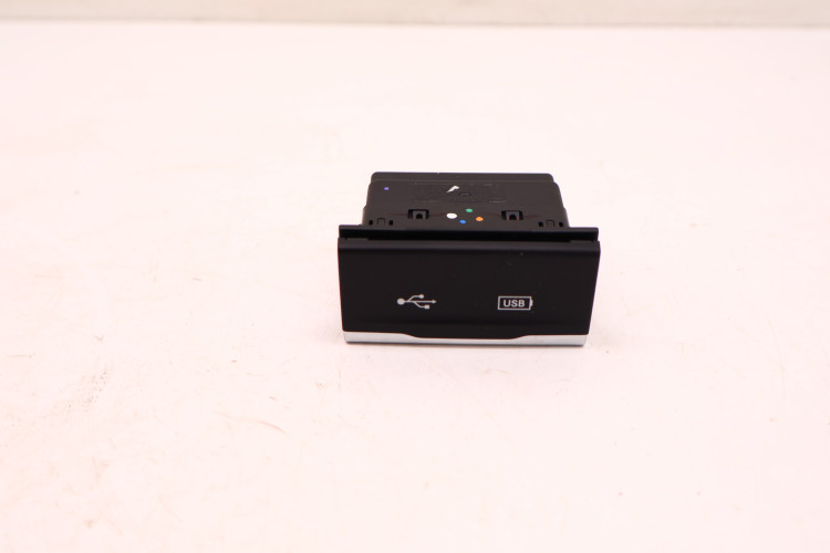 JEEP WRANGLER JL 18- PANEL USB USB C 68271567AB