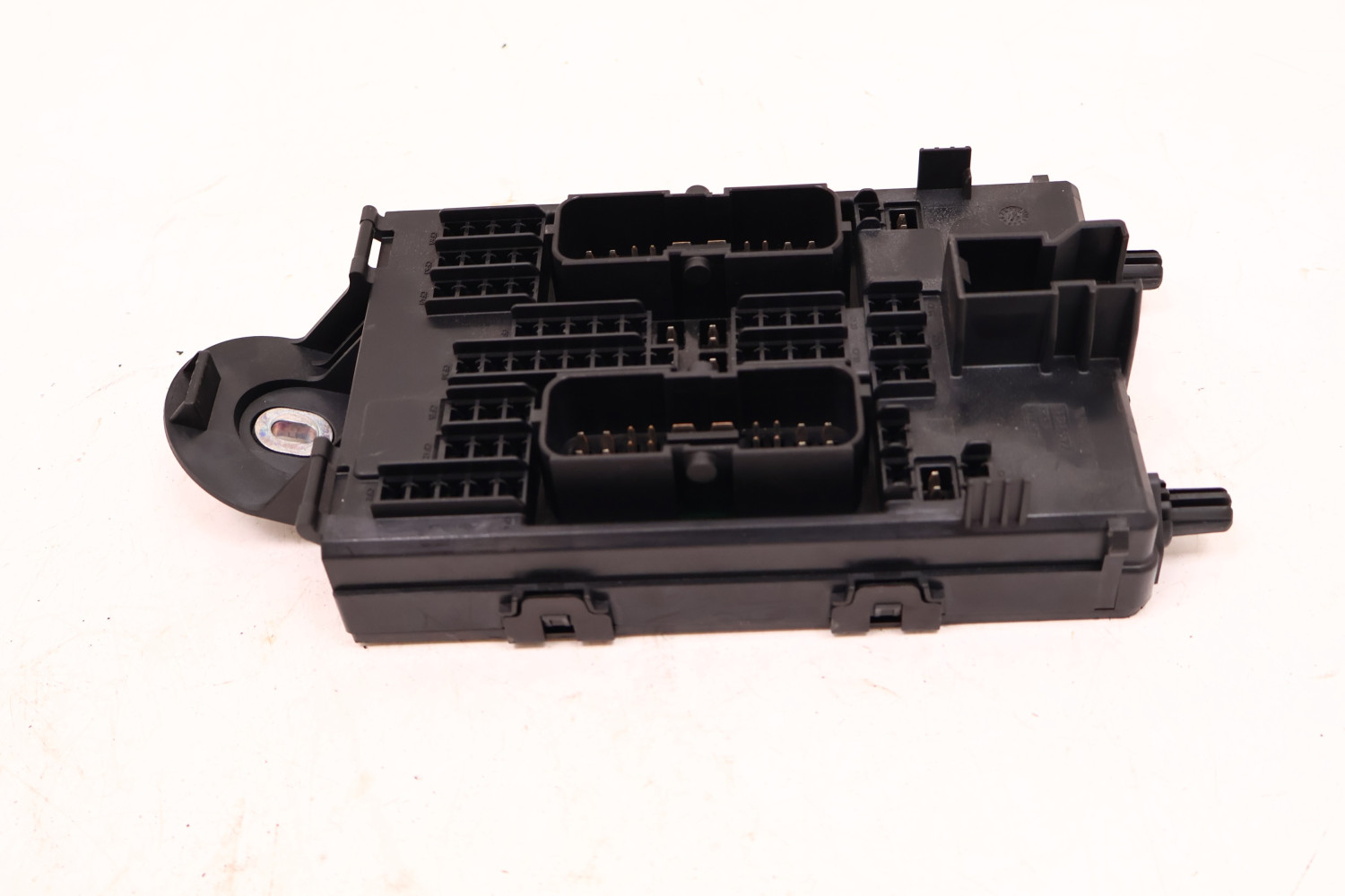 VOLVO XC90 II SKRZYNKA BEZPIECZNIKÓW 31682732
