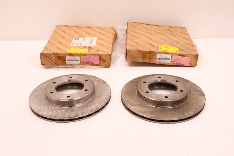 TOYOTA LAND CRUISER TARCZE HAMULCOWE PRZÓD 43512-60011
