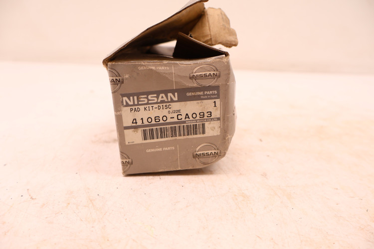 NISSAN MURANO KLOCKI HAMULCOWE PRZÓD 41060-CA093