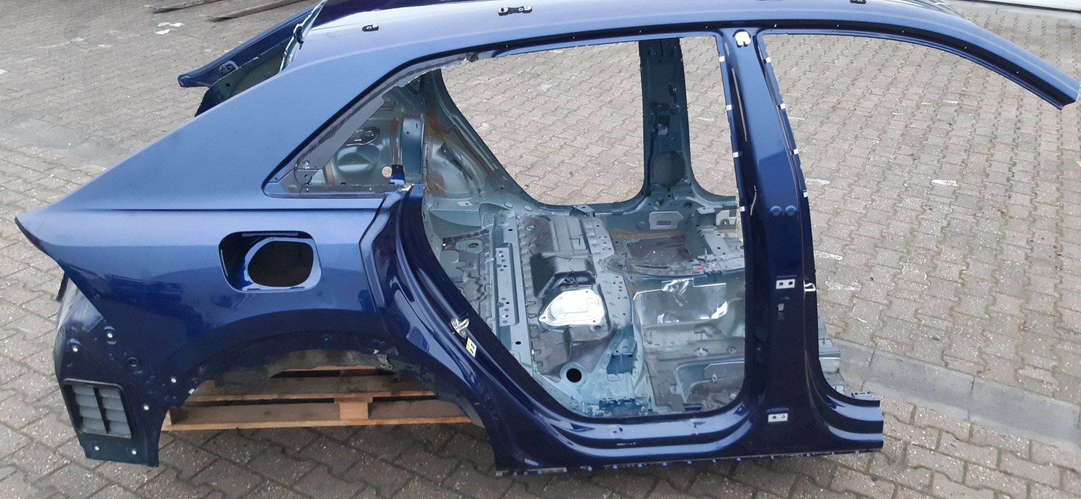 AUDI Q8 ĆWIARTKA BŁOTNIK PRAWA TYŁ