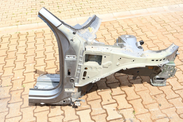 VOLVO XC60 II ĆWIARTKA PRAWA PRZÓD 714