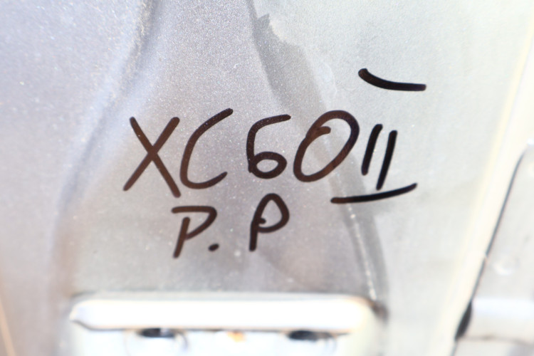 VOLVO XC60 II ĆWIARTKA PRAWA PRZÓD 714