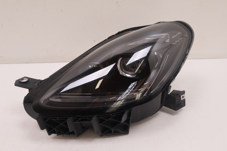 MASERATI GRECALE MODENA LAMPA LEWA PRZÓD FULL LED 6702930760