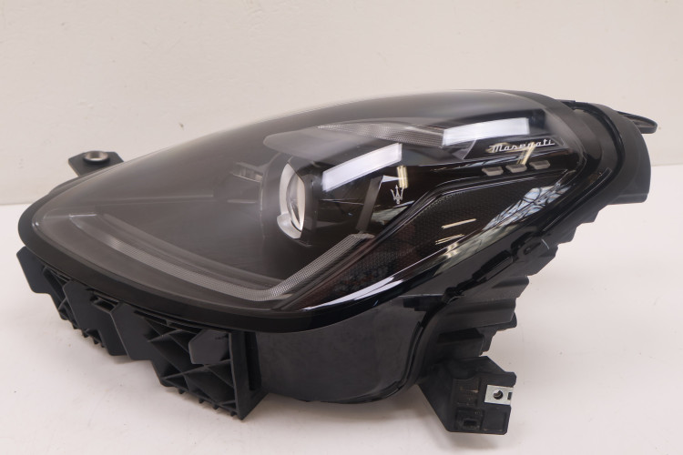 MASERATI GRECALE MODENA LAMPA LEWA PRZÓD FULL LED 6702930760