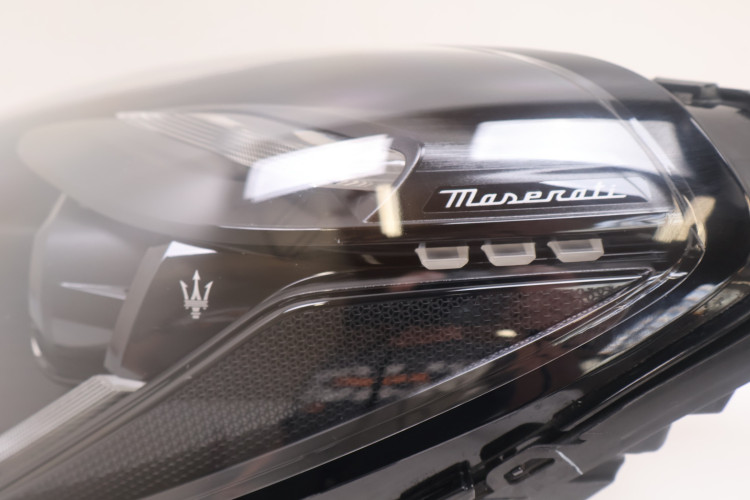 MASERATI GRECALE MODENA LAMPA LEWA PRZÓD FULL LED 6702930760