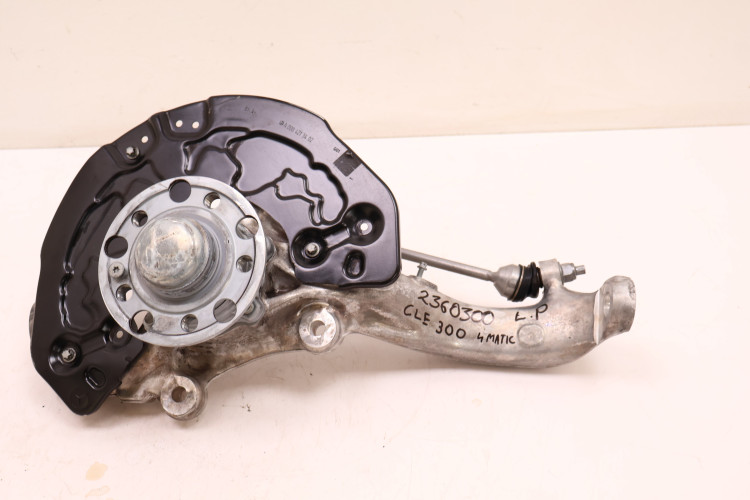 MERCEDES-BENZ CLE A236 300 4MATIC ZWROTNICA PIASTA LEWA PRZÓD A2233310300, A0004213402