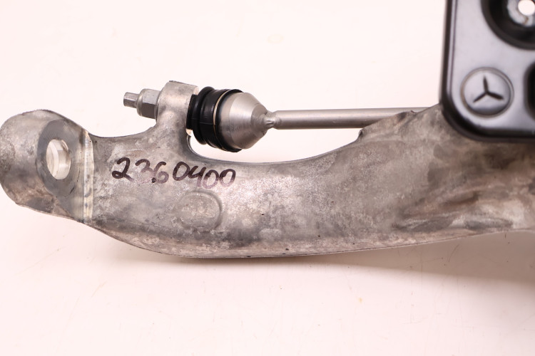 MERCEDES-BENZ CLE A236 300 4MATIC ZWROTNICA PIASTA PRAWA PRZÓD A0004213402, A2233340300