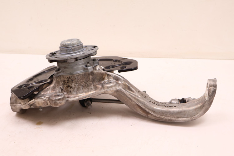MERCEDES-BENZ CLE A236 300 4MATIC ZWROTNICA PIASTA LEWA PRZÓD A2233310300, A0004213402