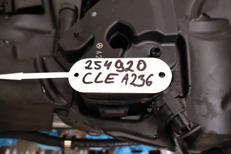 MERCEDES-BENZ CLE A236 300 4MATIC SILNIK 2.0 254920