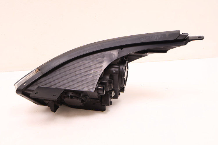 KIA NIRO I LAMPA PRAWA PRZÓD 92102-G5050