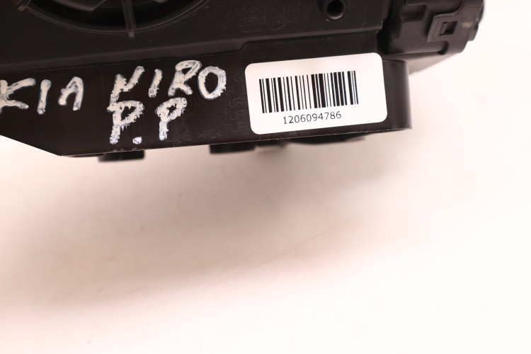 KIA NIRO I LAMPA PRAWA PRZÓD 92102-G5050