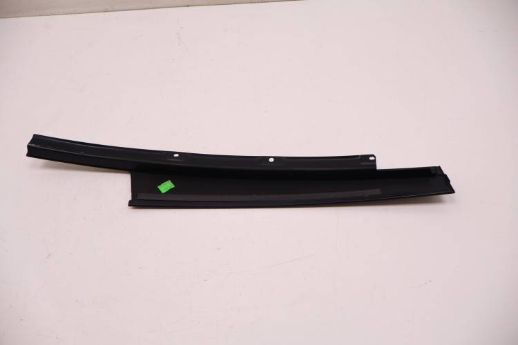 JEEP CHEROKEE KL LISTWA DRZWI PRAWY PRZÓD 68102562AA