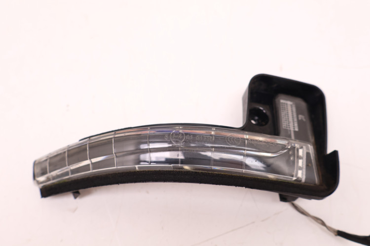 JEEP CHEROKEE KL KIERUNKOWSKAZ LUSTERKA PRAWY 1402100629