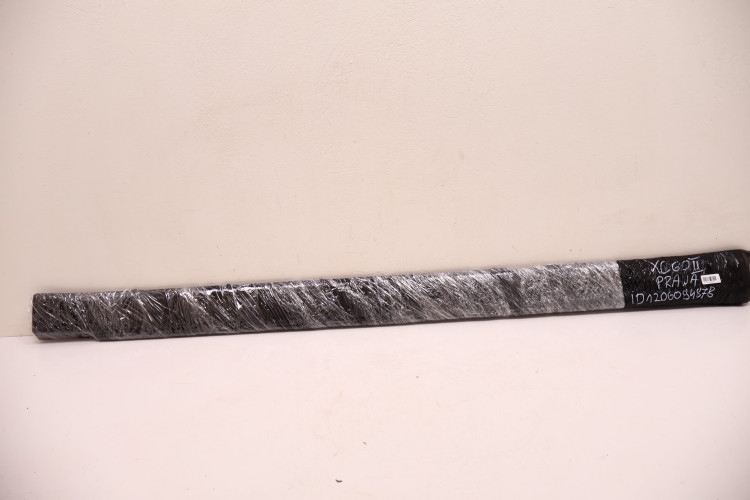 VOLVO XC60 II LISTWA PROGOWA PRAWA 31420623