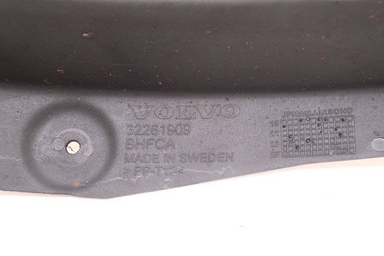 VOLVO XC60 II LISTWA BŁOTNIKA CHLAPACZ LEWY TYŁ 32261909