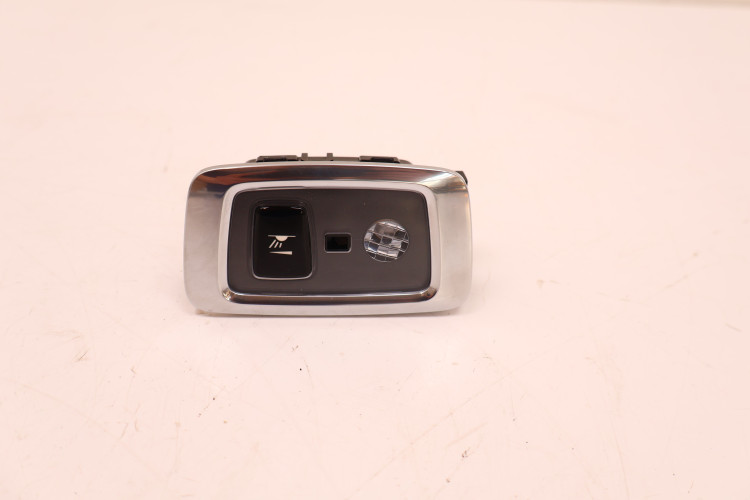 VOLVO XC60 II LAMPKA PODSUFITKI 32289782