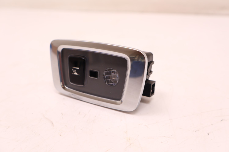 VOLVO XC60 II LAMPKA PODSUFITKI 32289790