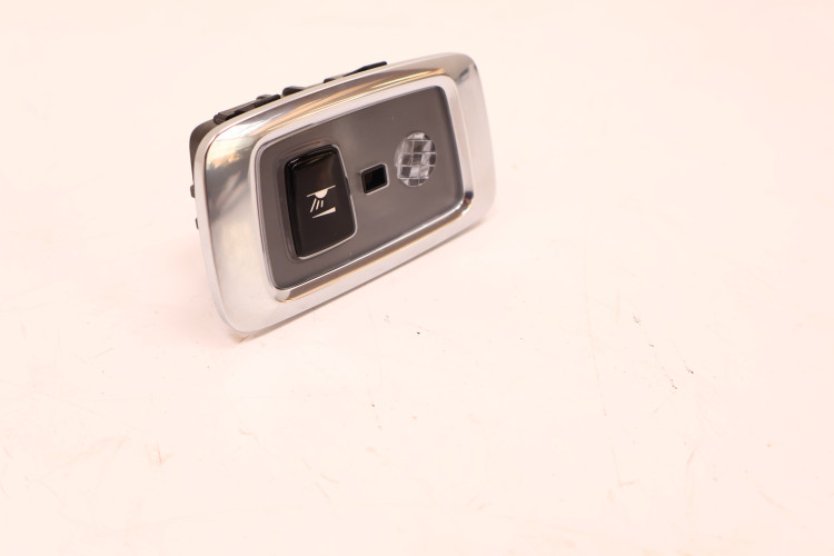 VOLVO XC60 II LAMPKA PODSUFITKI 32289782