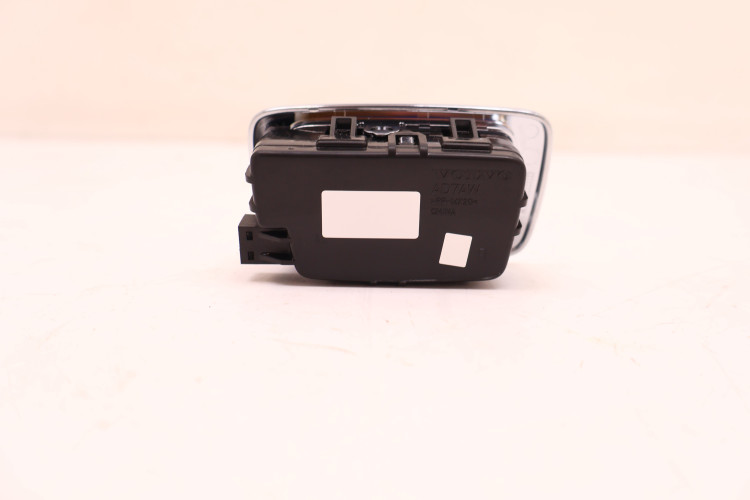 VOLVO XC60 II LAMPKA PODSUFITKI 32289790