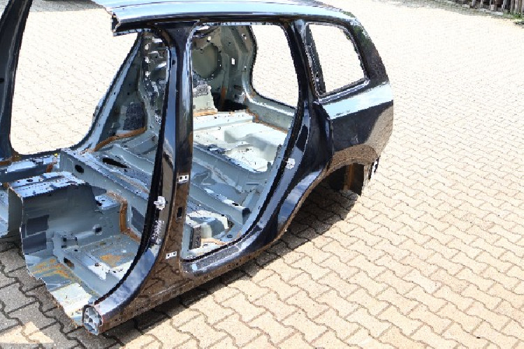 VOLVO XC90 II ĆWIARTKA BŁOTNIK LEWA TYŁ 717-46