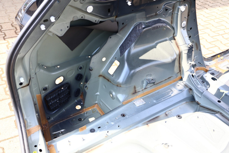 VOLVO XC90 II ĆWIARTKA BŁOTNIK LEWA TYŁ 717-46