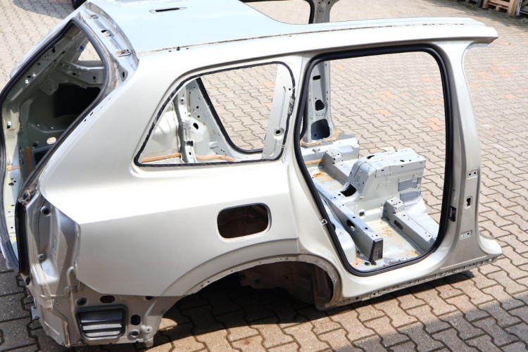 VOLVO XC90 II ĆWIARTKA BŁOTNIK PRAWA TYŁ 719-16