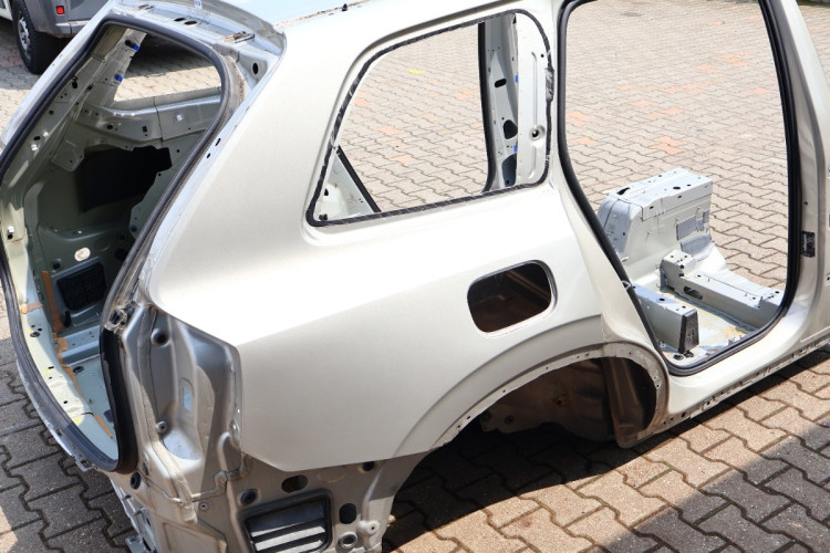 VOLVO XC90 II ĆWIARTKA BŁOTNIK PRAWA TYŁ 719-16