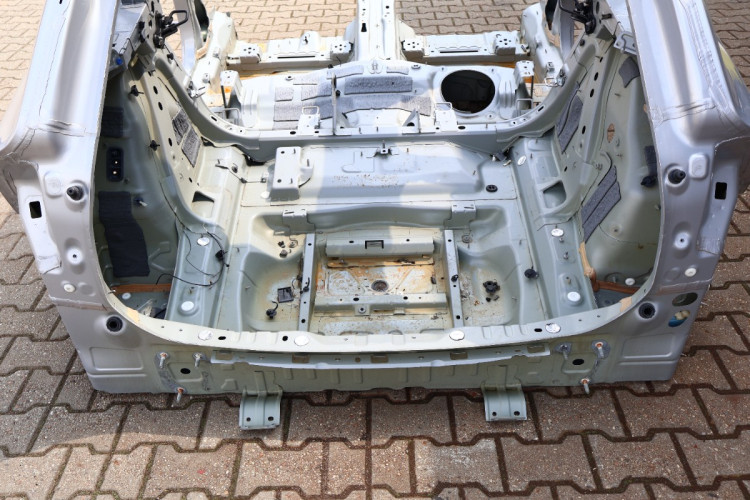 VOLVO XC60 II ĆWIARTKA KAROSERIA TYŁ BŁOTNIK PRAWY LEWY