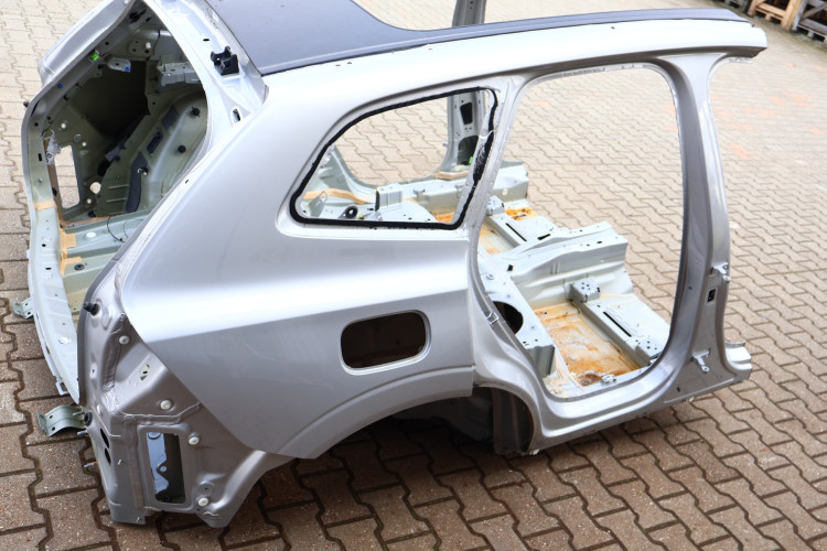 VOLVO XC60 II ĆWIARTKA BŁOTNIK PRAWY TYŁ