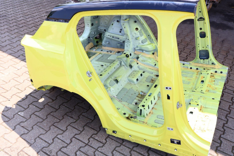 VOLVO EX30 ĆWIARTKA BŁOTNIK PRAWA TYŁ