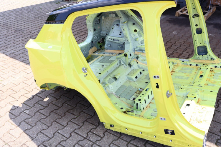 VOLVO EX30 ĆWIARTKA BŁOTNIK PRAWA TYŁ