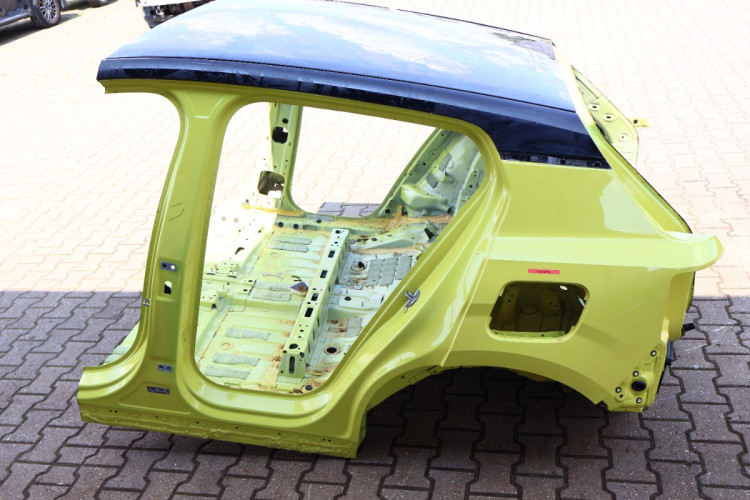 VOLVO EX30 ĆWIARTKA BŁOTNIK LEWA TYŁ