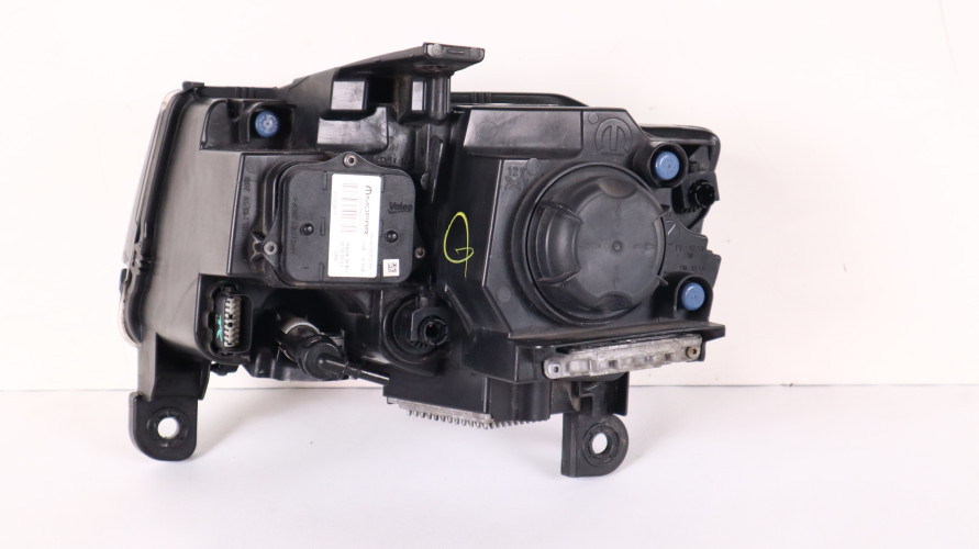 JEEP GRAND CHEROKEE WK2 LAMPA PRAWA PRZÓD 68144704AC