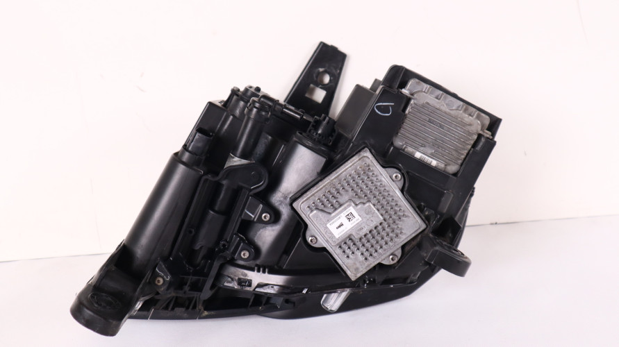JEEP GRAND CHEROKEE WK2 LAMPA PRAWA PRZÓD 68144704AC