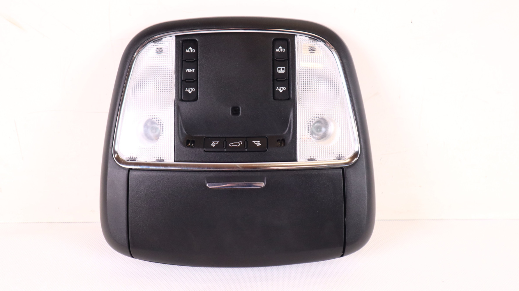 JEEP GRAND CHEROKEE WK2 LAMPKA PODSUFITKI 68146915AC