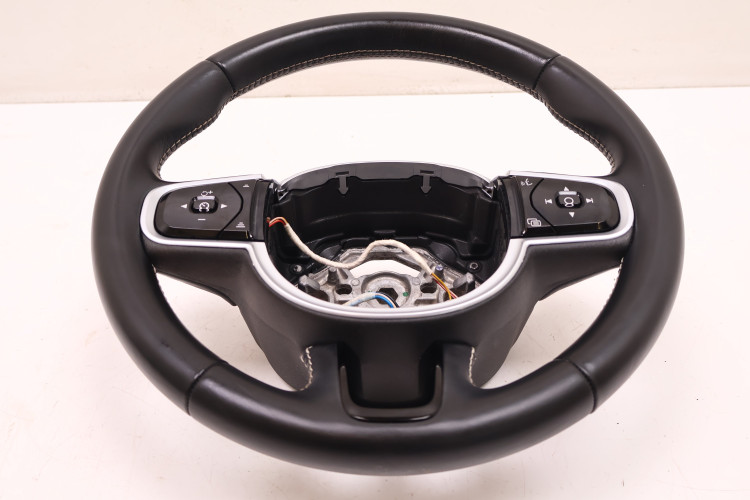 VOLVO XC60 II KIEROWNICA WIELOFUKCYJNA 31690694